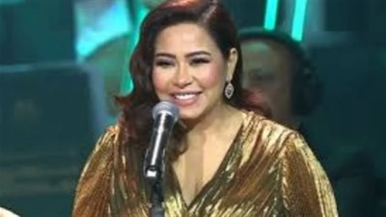 موقف إنساني.. تفاصيل رسالة شيرين عبد الوهاب المؤثرة إلى محمود الليثي